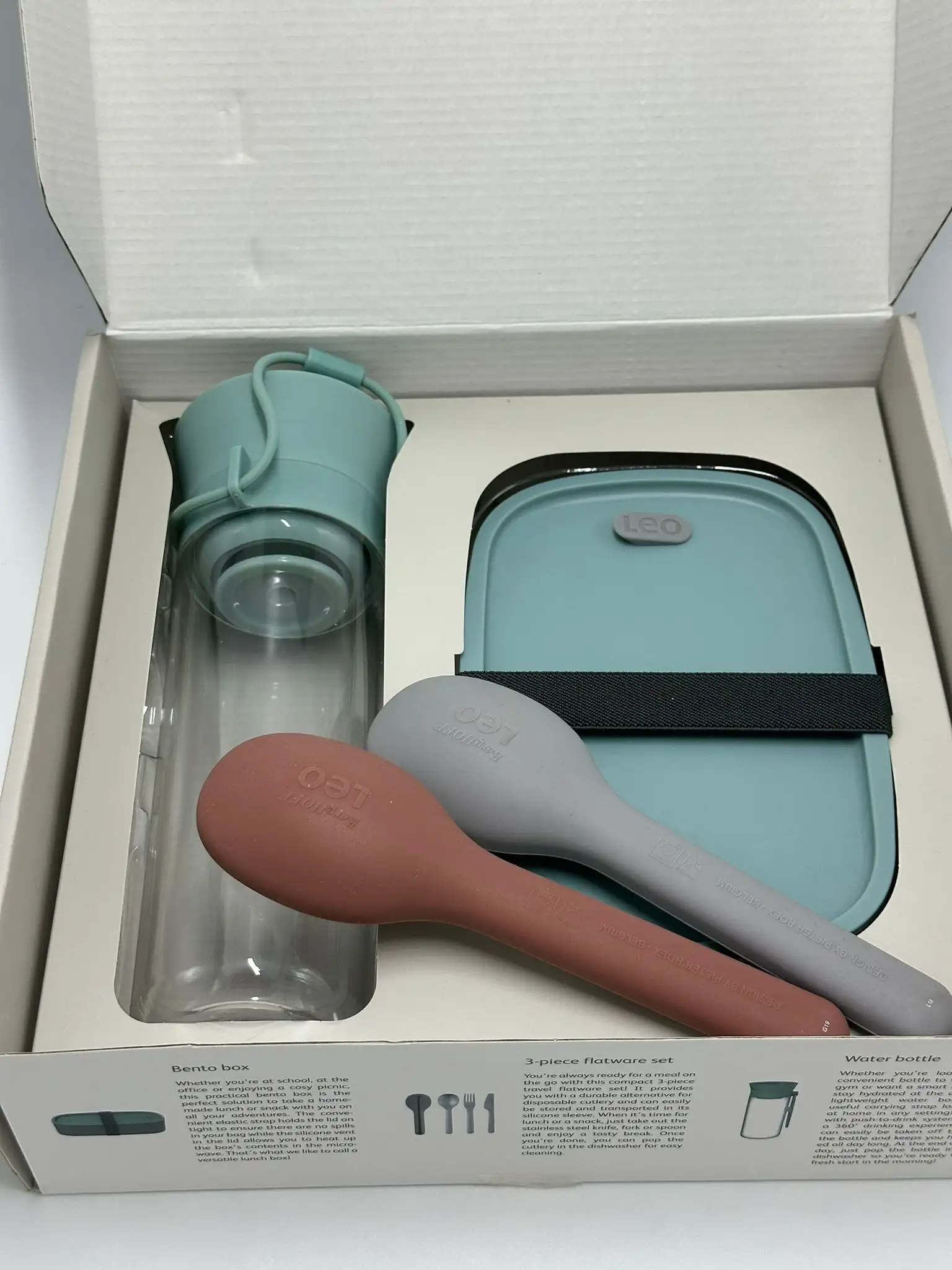 Set Pranzo Completo: Lunch Box, Borraccia e Posate Leo 🍎