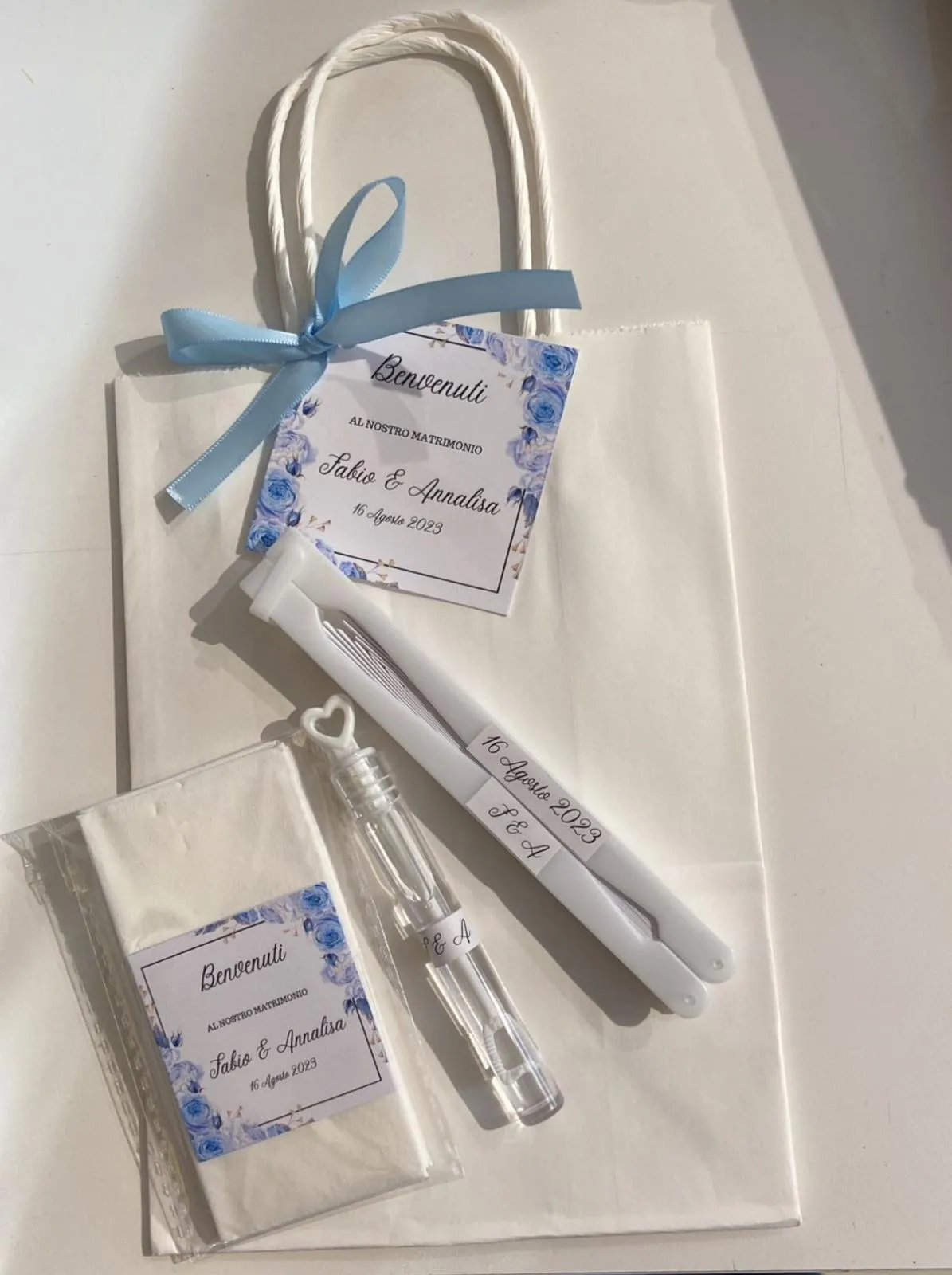 Wedding Bag Personalizzata – Kit Completo con Ventaglio, Fazzoletto e Grafica Nominale